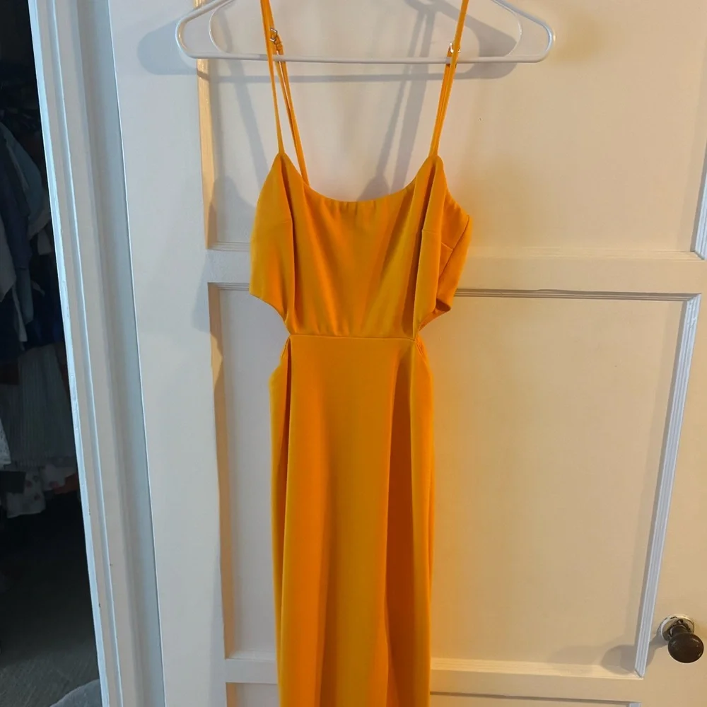 Haydon dress in canary Yellow - Picture 5 of 5